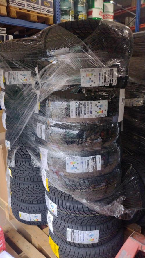 Opony w magazynie w Zgorzelcu